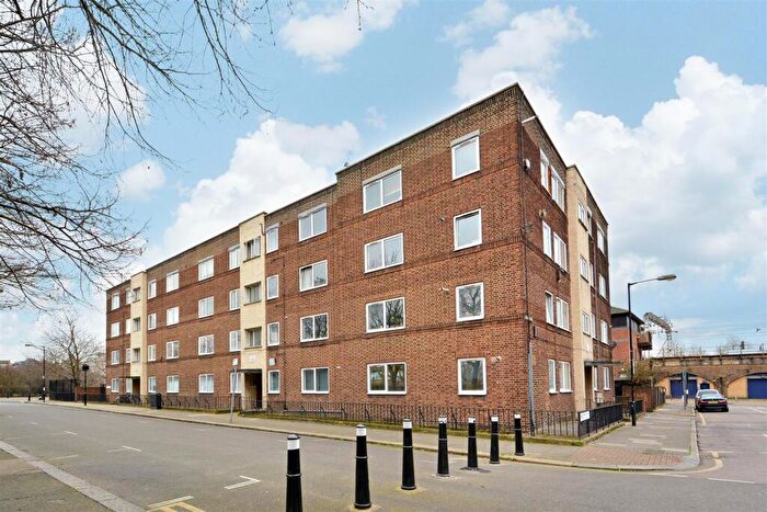 1 Bedroom Flat To Rent In Barwell House, Menotti Street, London, E2