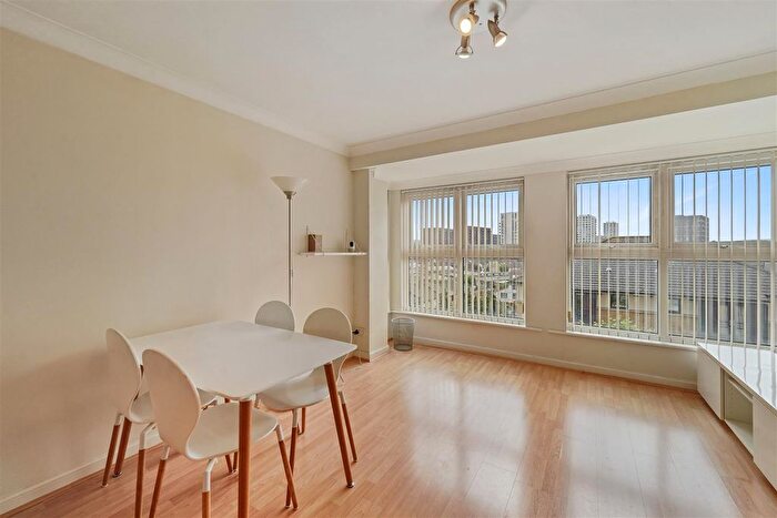 2 Bedroom Flat To Rent In Windsor Hall, Silvertown, E16