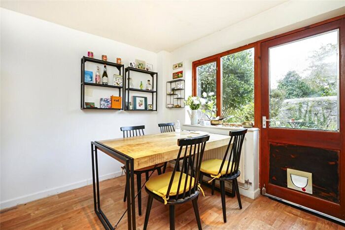 2 Bedroom Semi-Detached House To Rent In Webbs Close, Wolvercote, OX2