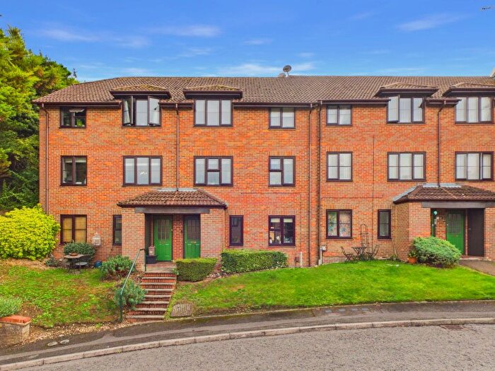 1 Bedroom Flat For Sale In Stoney Grove, Chesham, Buckinghamshire, HP5