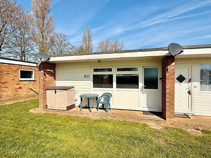 2 Bedroom Chalet For Sale In Back Market Lane, Hemsby, NR29