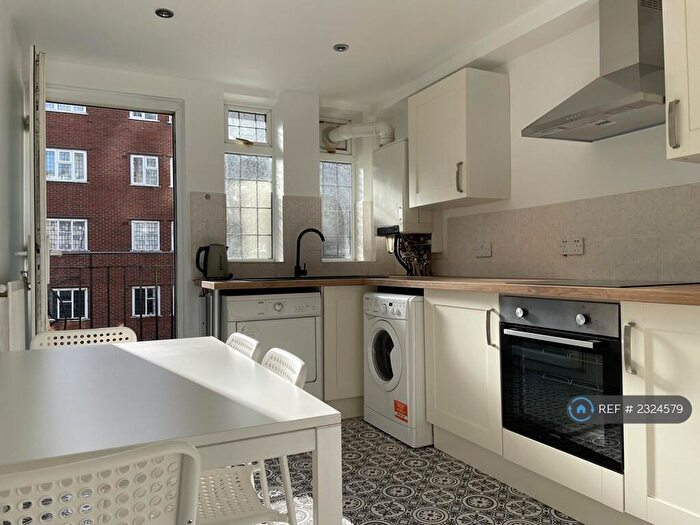 3 Bedroom Flat To Rent In Stanley Court, Birmingham, B15