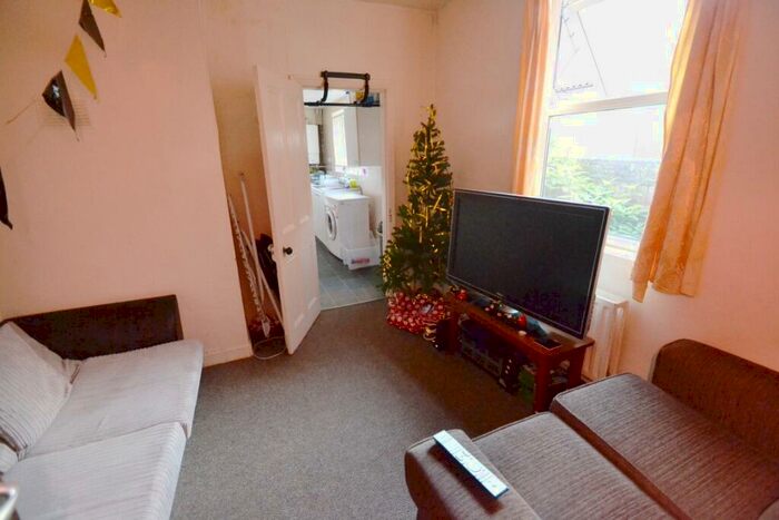 4 Bedroom Detached House To Rent In (Bed) Kimbolton Avenue, Lenton, Nottingham, NG7