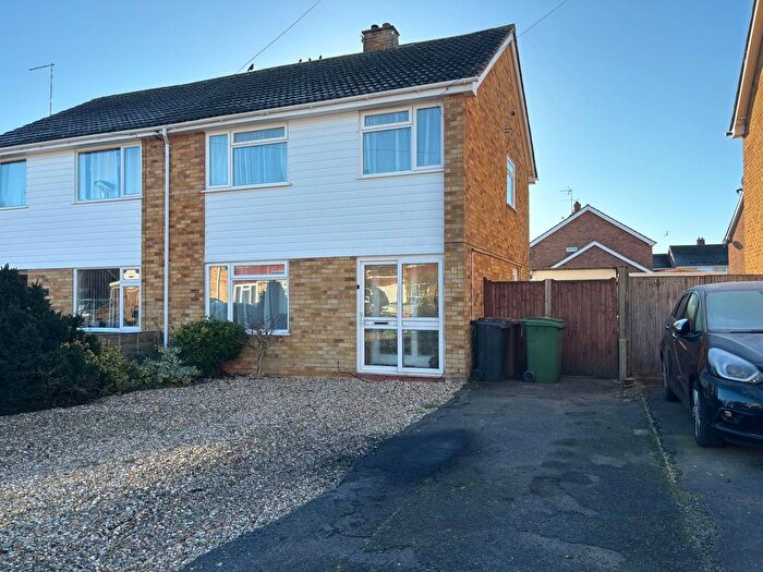3 Bedroom Semi Detached House For Sale In Staplehurst, Kent, TN12