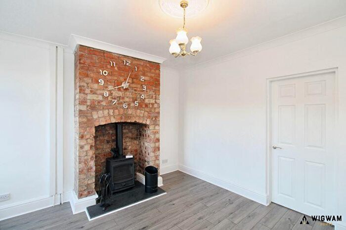 3 Bedroom End Of Terrace House For Sale In National Avenue, Hull, HU5