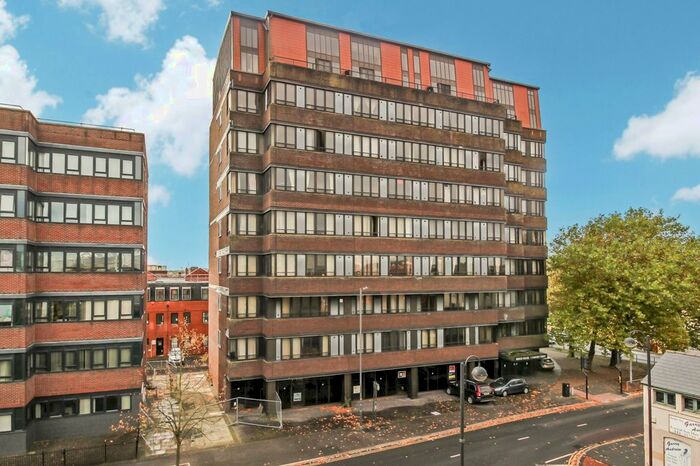 1 Bedroom Flat To Rent In Farnsby Street, Town Centre, Swindon, SN1