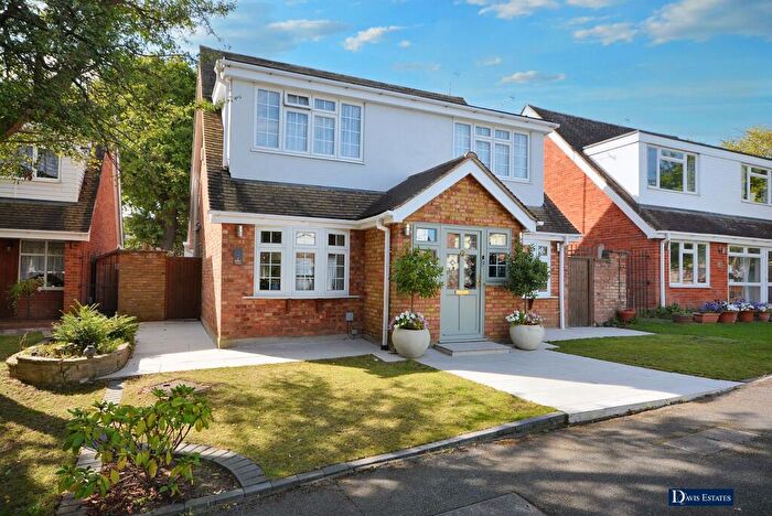 4 Bedroom Detached House For Sale In Romney Chase, Emerson Park, Hornchurch, RM11