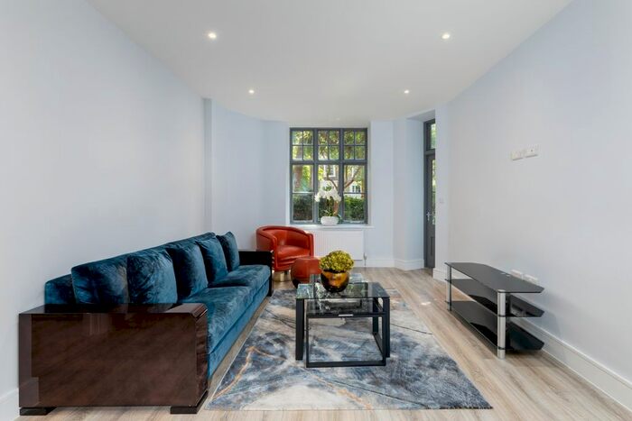 3 Bedroom Flat To Rent In Maida Vale, London, W9