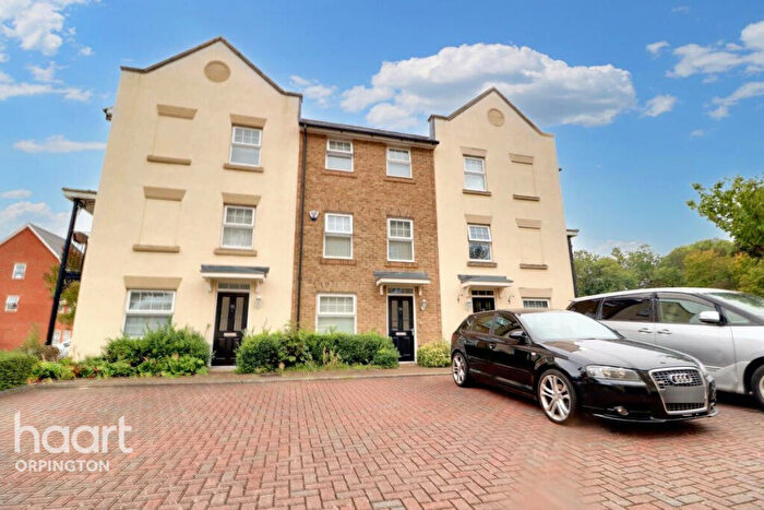4 Bedroom Town House For Sale In Mackintosh Street, Bromley, BR2