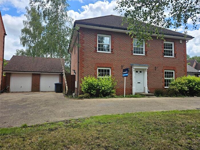 4 Bedroom Detached House To Rent In Falconer Road, Fleet, GU51