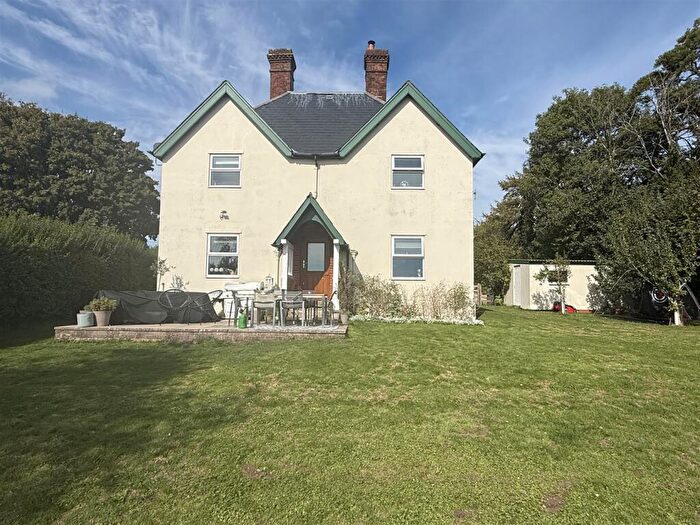 4 Bedroom Detached House To Rent In Longbelt House, RG25