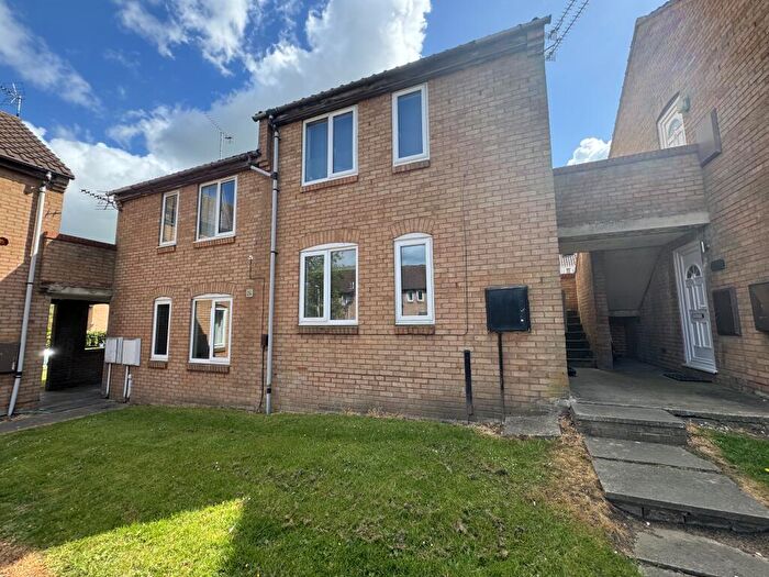 1 Bedroom Flat To Rent In Batchelor Close, Aylesbury, HP20