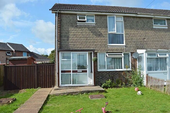 3 Bedroom End Of Terrace House To Rent In Spring Walk, Newport, PO30