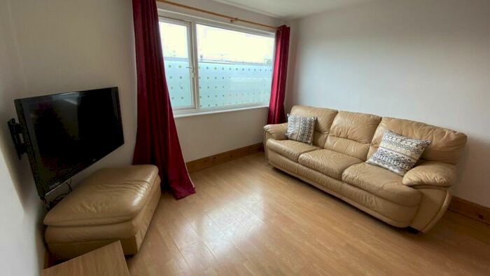 2 Bedroom Flat To Rent In Sturry Road, Canterbury Ref -, CT1
