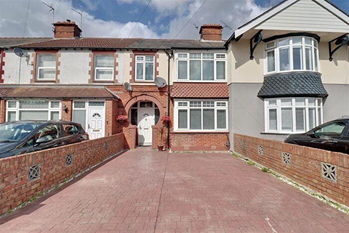 3 Bedroom Terraced House For Sale In Chatsworth Avenue, Portsmouth, PO6