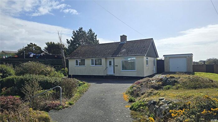 3 Bedroom Bungalow For Sale In Caergeiliog, Caergybi, Caergeiliog, Holyhead, LL65