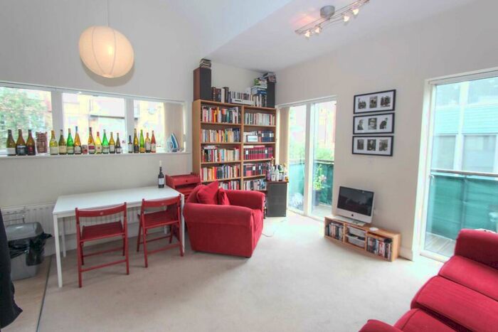 2 Bedroom Flat To Rent In Alberta Street, Kennington, London, SE17