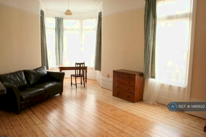 Studio To Rent In Halesworth Rd, London, SE13