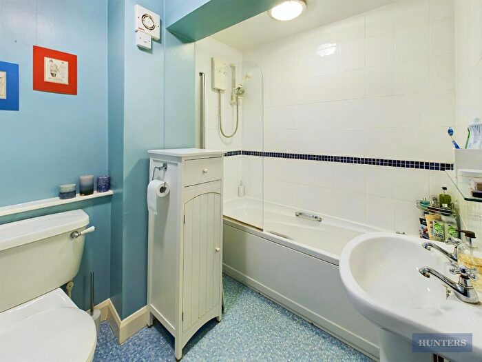 1 Bedroom Flat For Sale In Albion Road, Scarborough, YO11