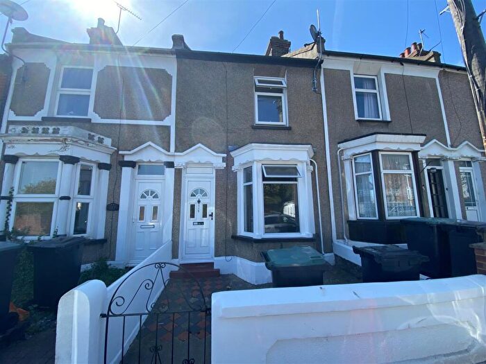 2 Bedroom House To Rent In Dover Road, Northfleet, Gravesend, DA11