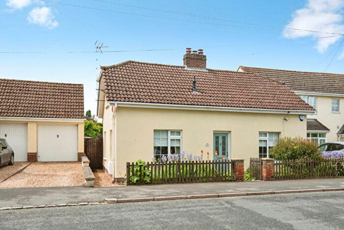 3 Bedroom Link Detached House For Sale In Bedford Road, Barton-le-Clay, Bedford, MK45