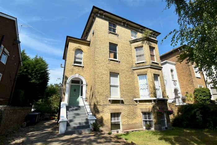 1 Bedroom Apartment To Rent In Surbiton Hill Park, Surbiton, KT5