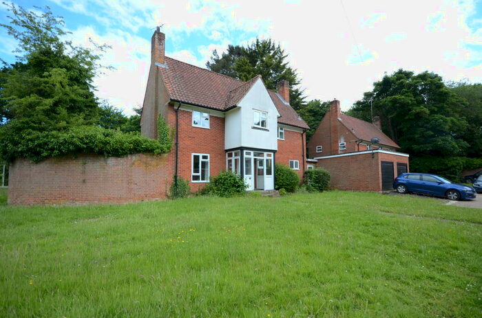 4 Bedroom Detached House To Rent In Biggs Lane, Arborfield, RG2