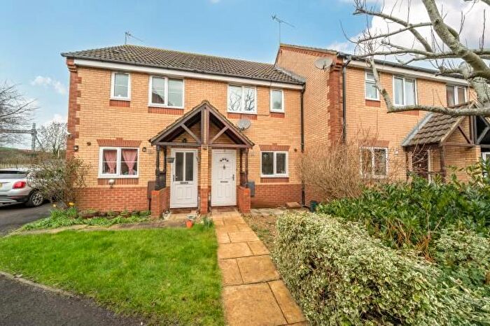 2 Bedroom Terraced House For Sale In Exe Close, Oxfordshire, Didcot, OX11