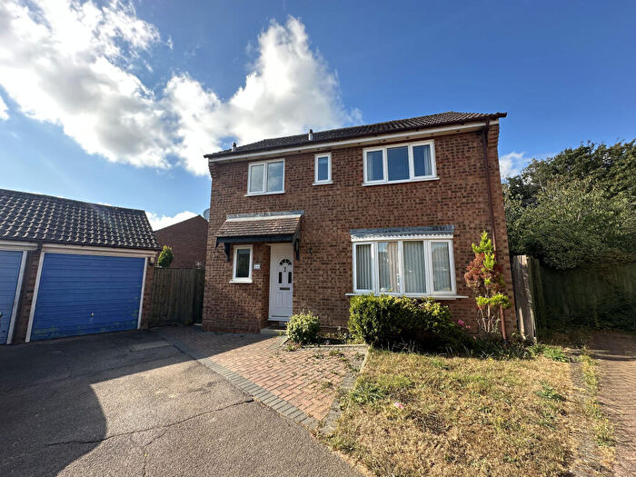 4 Bedroom Detached House For Sale In Lowry Way, Stowmarket, IP14