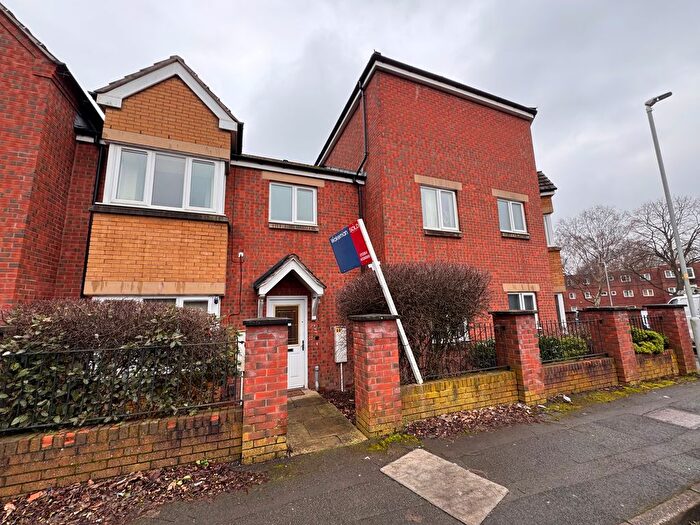 2 Bedroom Flat To Rent In Alice Street, Bilston, Wolverhampton, WV14