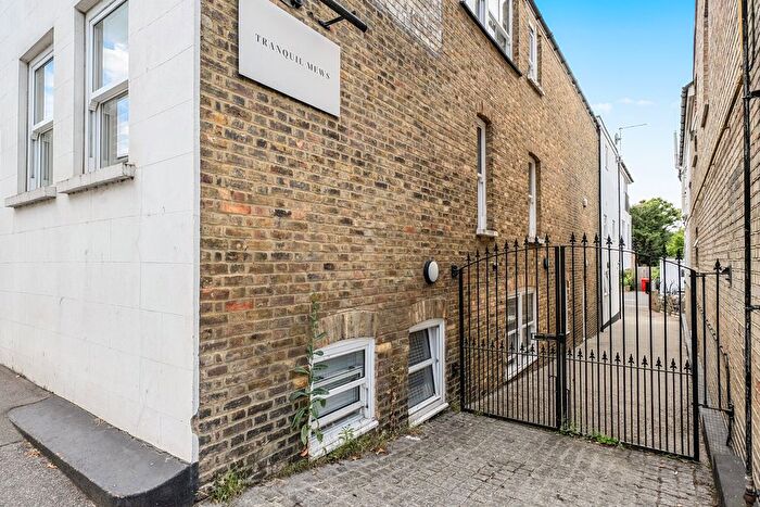 1 Bedroom Flat For Sale In St. Johns Hill, Sevenoaks, Kent, TN13