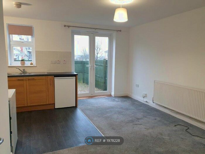 1 Bedroom Flat To Rent In Bellevue Road, St. George, Bristol, BS5