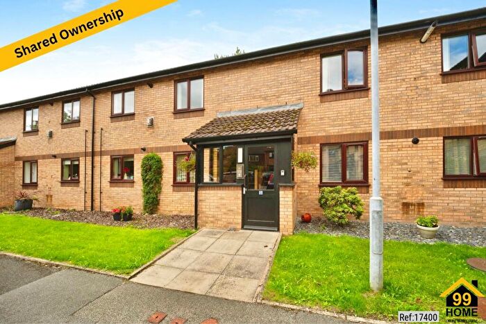 2 Bedroom Flat For Sale In Galloway Court, Pudsey, Leeds, LS28
