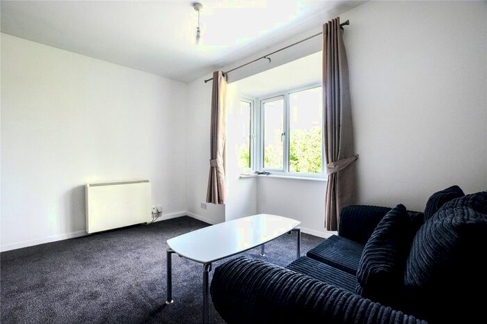 2 Bedroom Flat To Rent In Achilles Close, London, SE1
