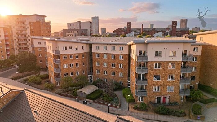 2 Bedroom Flat For Sale In Pancras Way, Christopher Bell Tower, E3