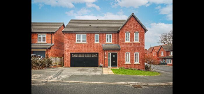 4 Bedroom House To Rent In Damstead Park Avenue, Alfreton, DE55