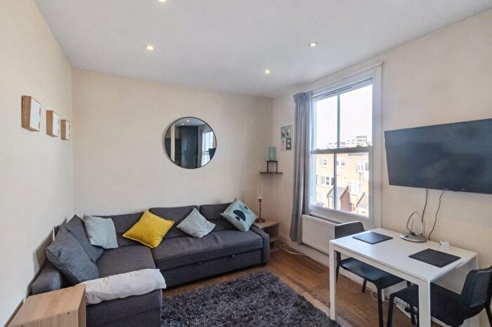 1 Bedroom Flat To Rent In Mackenzie Road, London, N7
