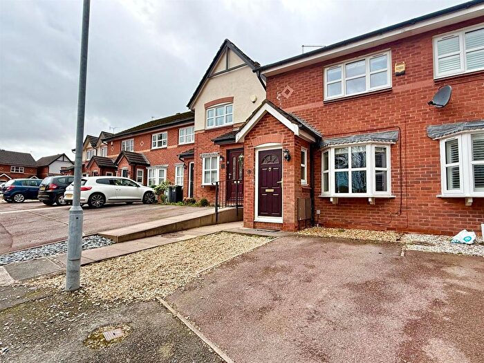 2 Bedroom Mews For Sale In Ambleside Close, Macclesfield, SK11