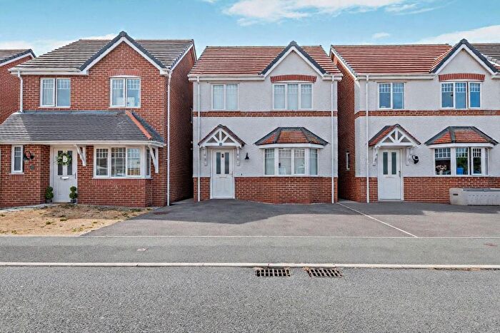 3 Bedroom Detached House For Sale In Mayfield Park, Saltney, Chester, CH4