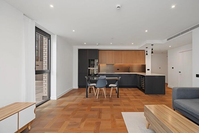 2 Bedroom Apartment To Rent In Merino Gardens, London, E1W
