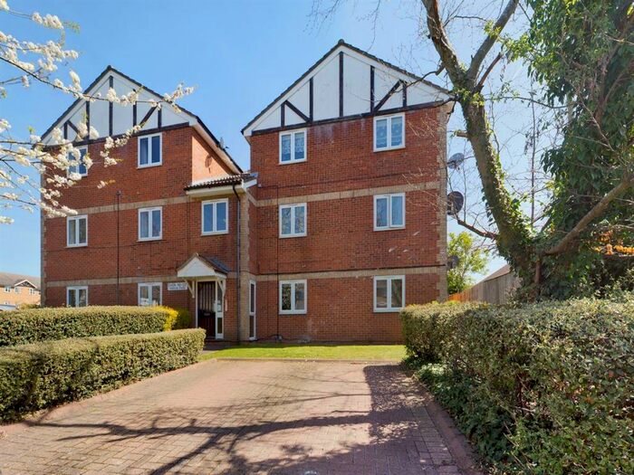 2 Bedroom Apartment To Rent In Maplin Park, Slough, SL3