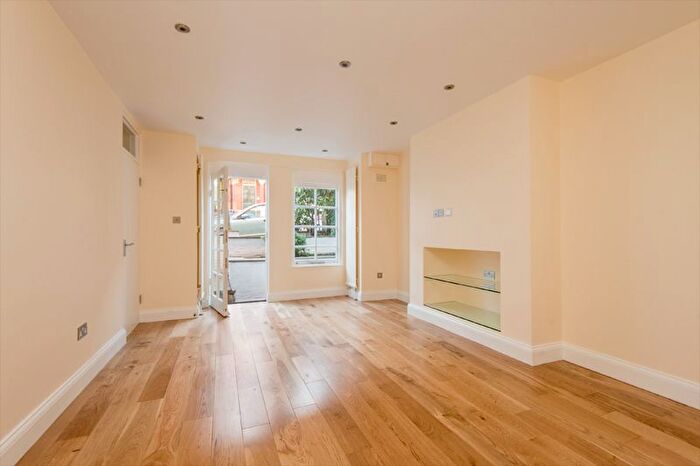 2 Bedroom Flat To Rent In Carlingford Road, Hampstead, NW3
