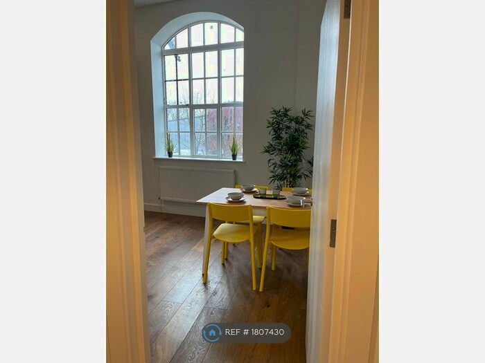 Studio To Rent In Stanley Gardens, London, W3