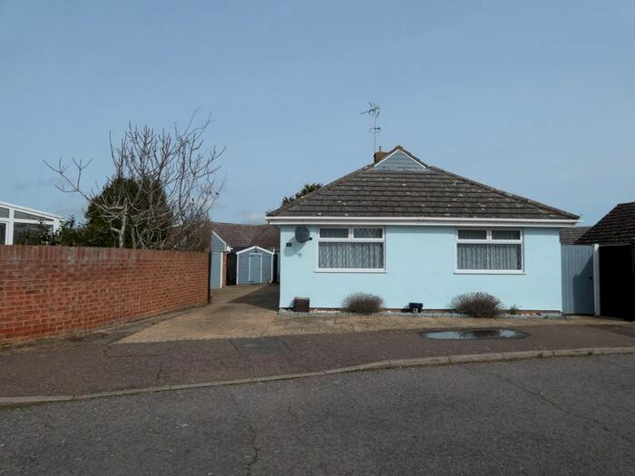 2 Bedroom Detached Bungalow To Rent In Woodfield Drive, West Mersea, Colchester, CO5