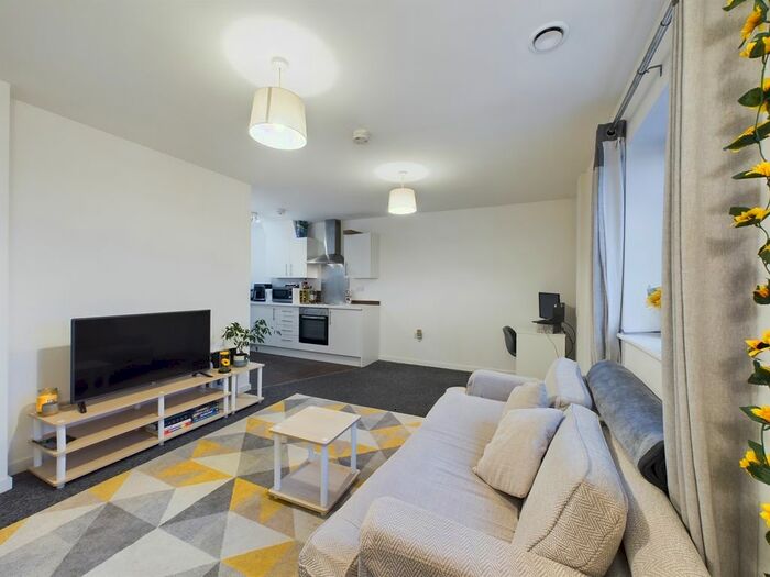 1 Bedroom Flat To Rent In Kingston Road, Portsmouth, PO2