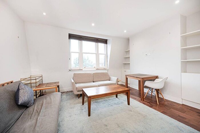 2 Bedroom Maisonette For Sale In Ashfield Street, Whitechapel, London, E1