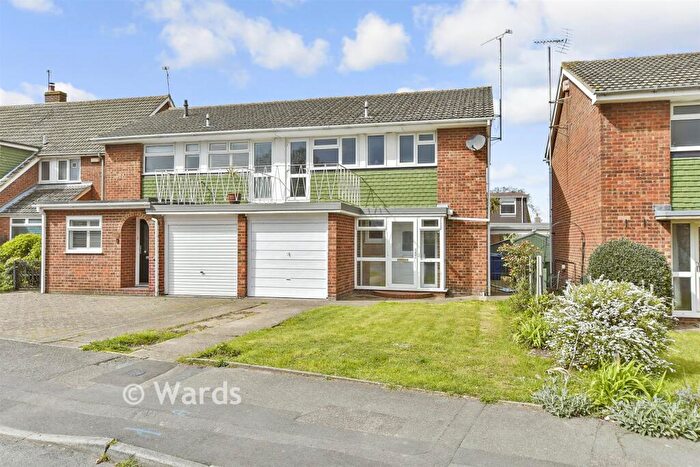 3 Bedroom End Of Terrace House For Sale In Bradley Drive, Sittingbourne, Kent, ME10