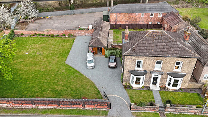 4 Bedroom Detached House For Sale In Wharf Road, Ealand, DN17
