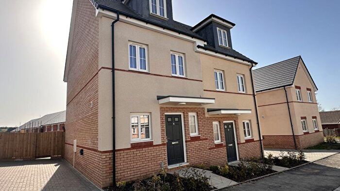 3 Bedroom Semi-Detached House For Sale In Fowler Drive, Torrington, EX38