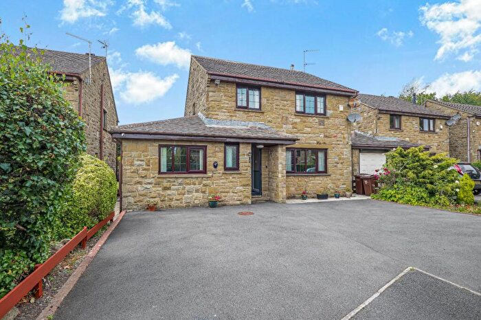 5 Bedroom Detached House For Sale In Ox Heys Meadows, Thornton, Bradford, BD13